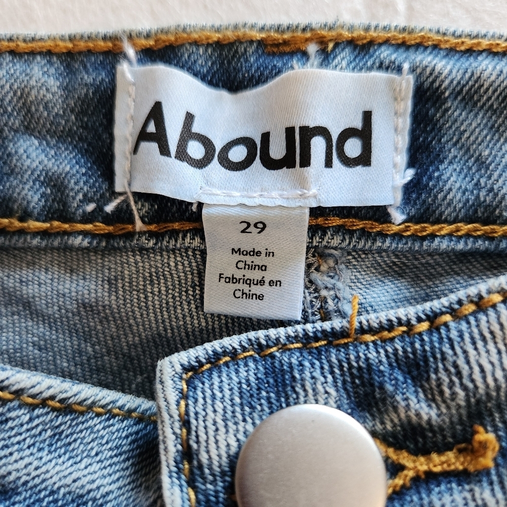 Abound High Rise Button Fly Straight Leg Distressed Jeans Size 29 - Picture 3 of 14
